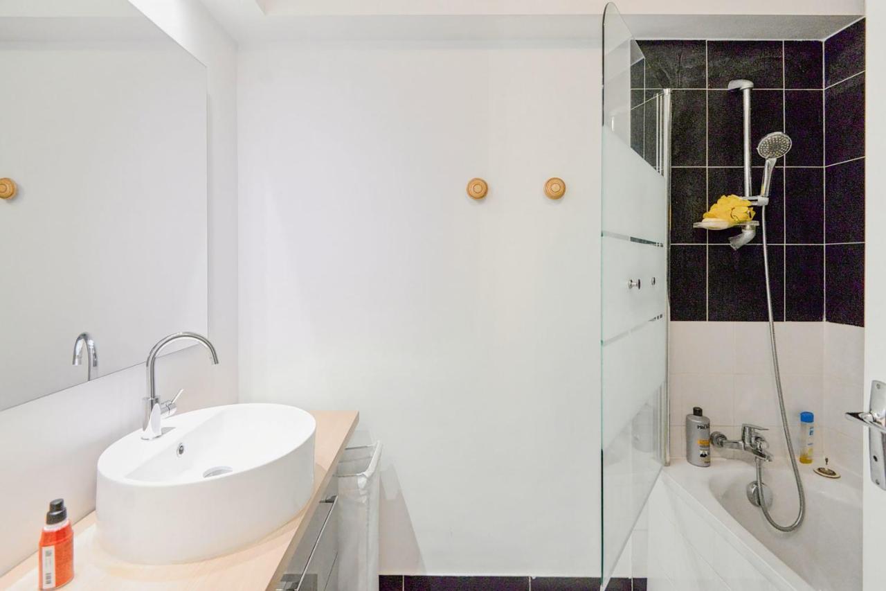 Apt In Height On The Canal View On All Appartement *