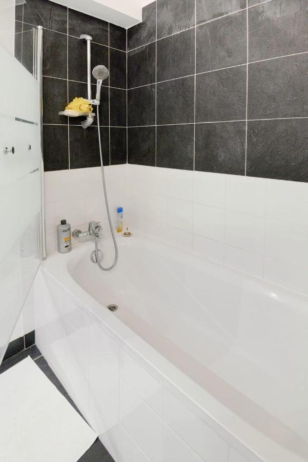 Apt In Height On The Canal View On All Appartement *